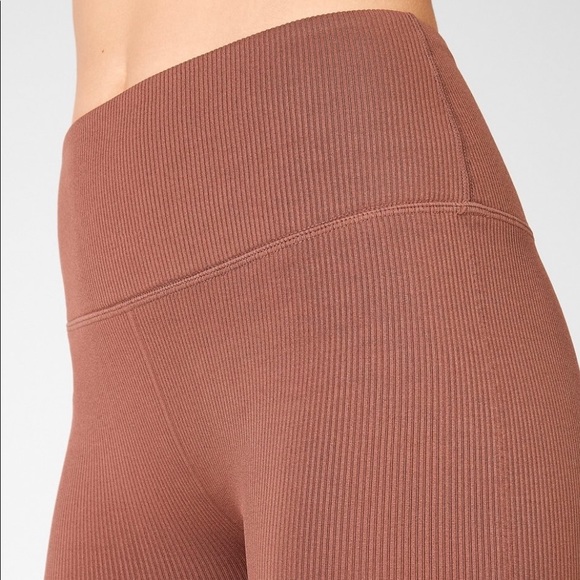 High-Waisted Seamless Rib Legging Fabletics - Picture 2 of 3